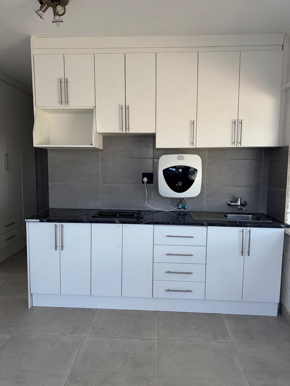 Bachelor unit in Florida